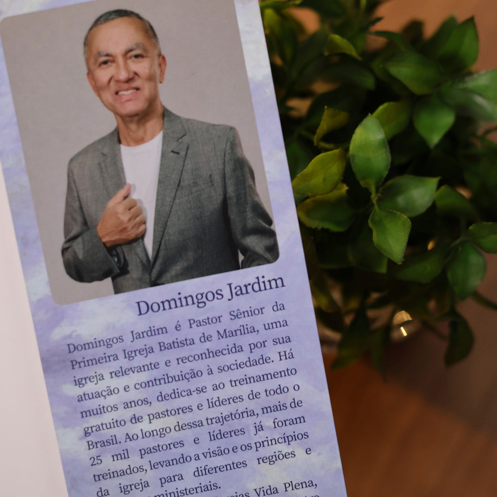 Capa de Devocional Ore ao Espírito Santo | Domingos Jardim — item do Kit Devocional Ore ao Espírito Santo | Domingos Jardim + Bíblia Sagrada Ele Ressuscitou | NVT | Capa Dura · foto 9