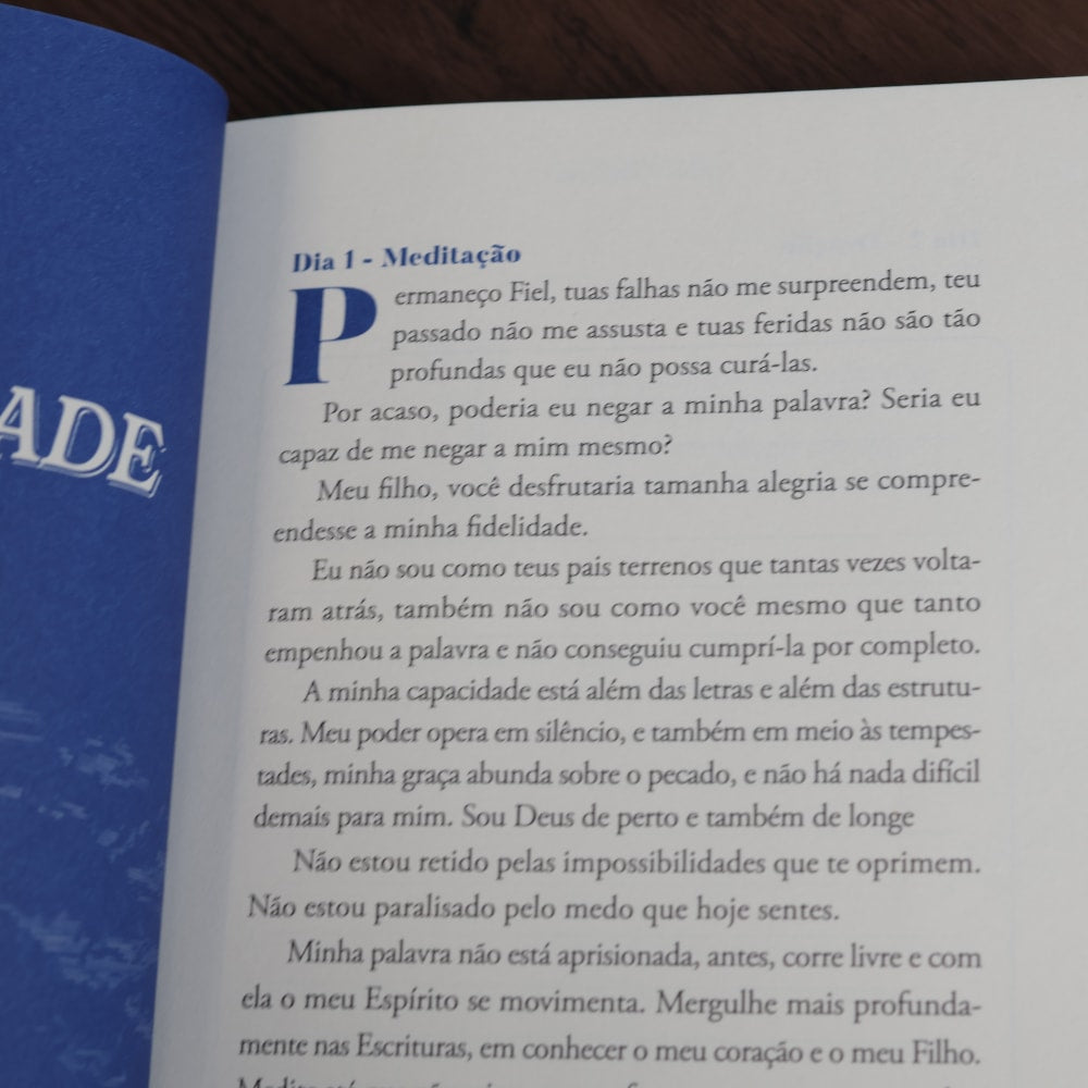 Capa de Aquieta Minh'alma | Thamires Garcia — item do Kit Faz Meu Coração Ouvir Tua Voz + Aquieta Minh'alma | Thamires Garcia · foto 9