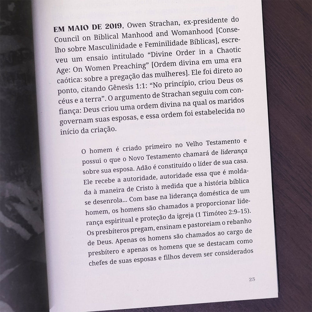 Capa de A Construção da Feminilidade Bíblica | Beth Allison Barr — item do Kit Feminilidade Radical | Carolyn McCulley + Deixe-me ser Mulher | Elisabeth Elliot + A Construção da Feminilidade Bíblica | Beth Allison Barr · foto 5