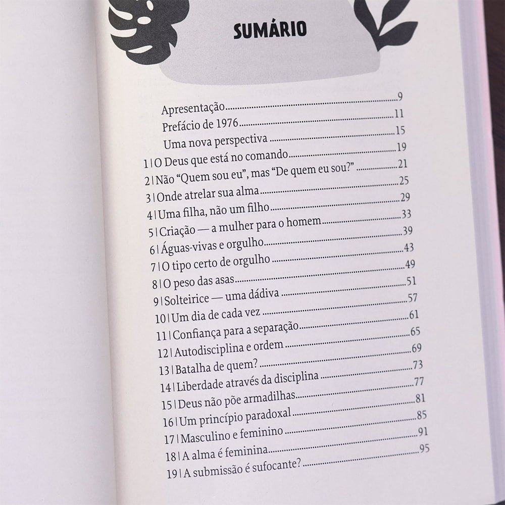 Capa de Deixe-me ser Mulher | Elisabeth Elliot — item do Kit O que Deus Diz Sobre as Mulheres | Kathleen Nielson + Deixe-me ser Mulher | Elisabeth Elliot · foto 5