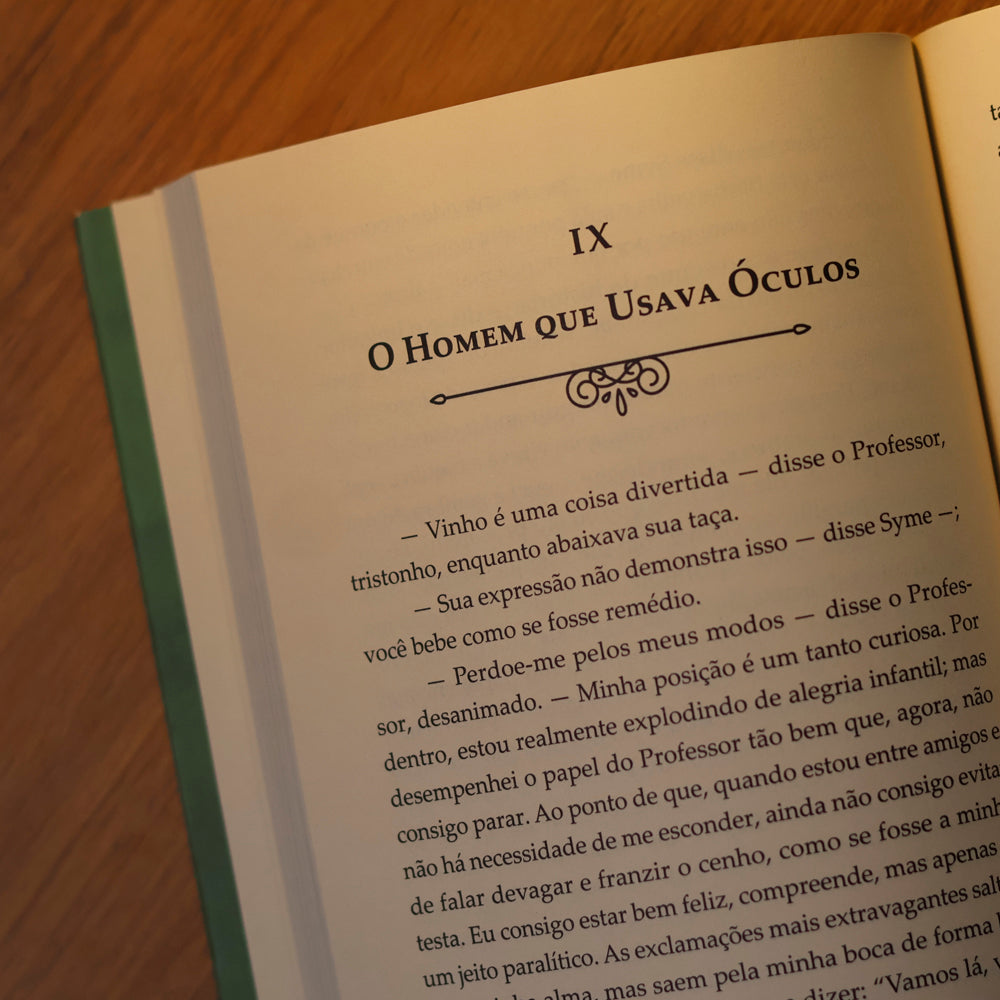 Capa de O Homem que Era Quinta-Feira | Clássicos da Literatura | G. K. Chesterton — item do Kit Ortodoxia + Hereges + O Homem que Era Quinta-Feira | G. K. Chesterton · foto 6