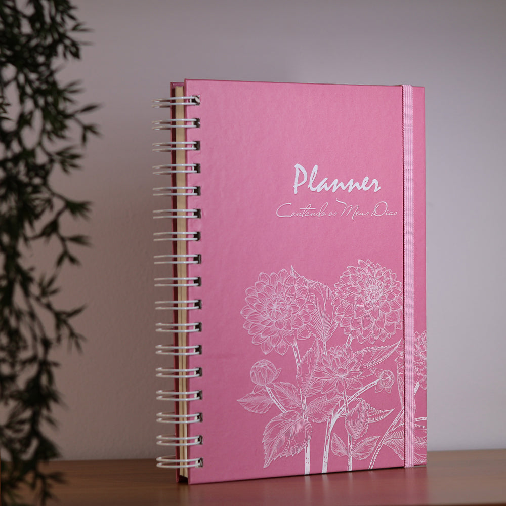Capa de Planner Contando os Meus Dias | Capa Dálias Rosa — item do Kit Planner Contando os Meus Dias | Capa Dálias Rosa + Devocional Mulheres 2027 | Viviane Martinello · foto 2