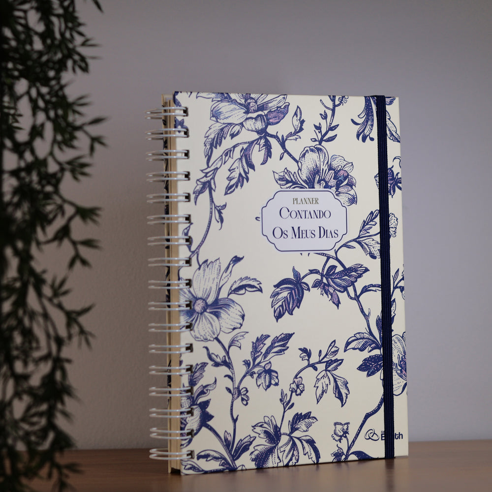 Capa de Planner Contando os Meus Dias | Capa Floral Azul — item do Kit Planner Contando os Meus Dias | Capa Floral Azul + A Força de Uma Mulher | Lauren Crews · foto 2