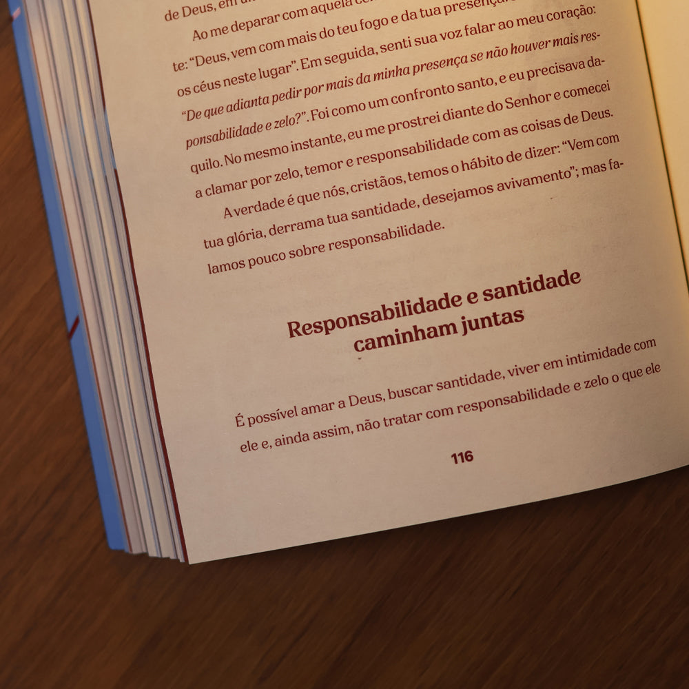Capa de Ser Diferente é Um Presente | Vitória Martinello — item do Kit Ser Diferente é Um Presente | Vitória Martinello + A Força de Uma Mulher | Lauren Crews · foto 8